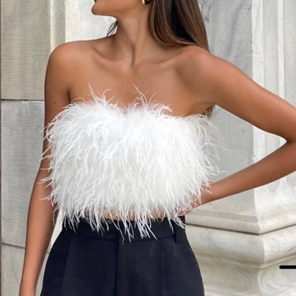12th Tribe Chanel White Faux Feather Top Size Small - Picture 2 of 5